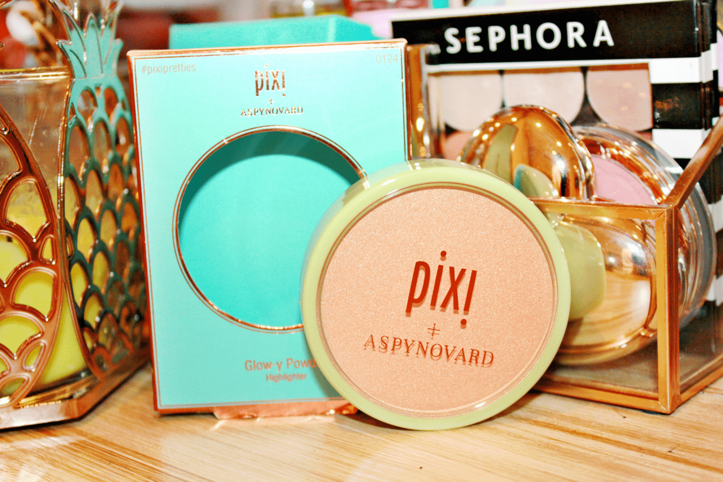 Pixi x Aspyn Ovard Glow-y Powder Santorini Sunset Review & Swatches