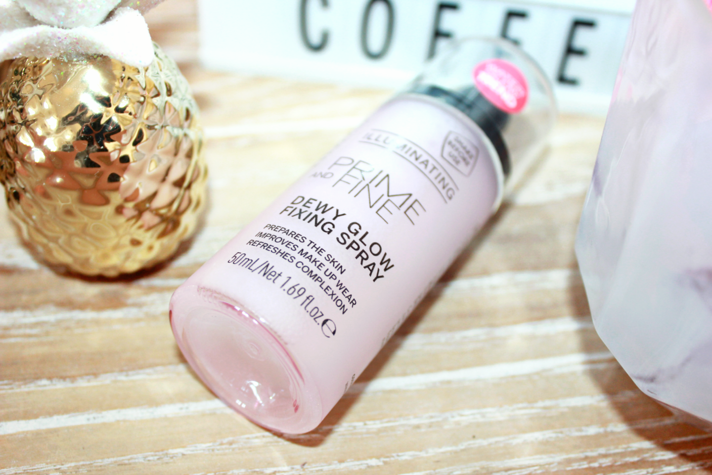 Catrice-Dewy-Glow-Fixing-Spray-Review