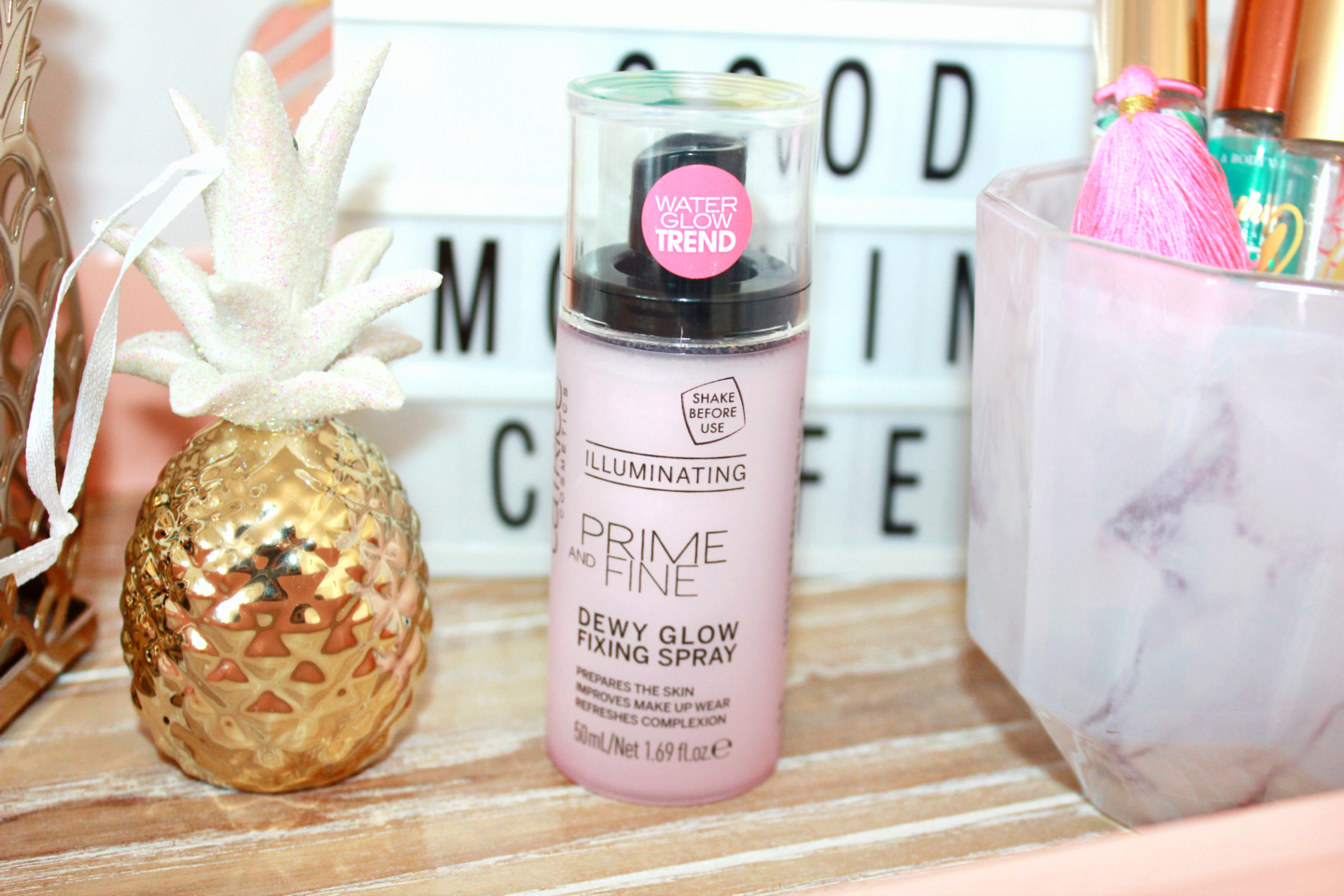 Catrice dewy glow deals fixing spray review