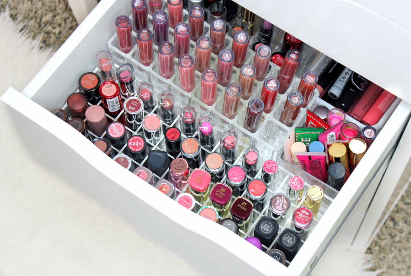 https://elineblaise.com/wp-content/uploads/2018/03/TidyUps-Makeup-Organisation-2-1440x968.png