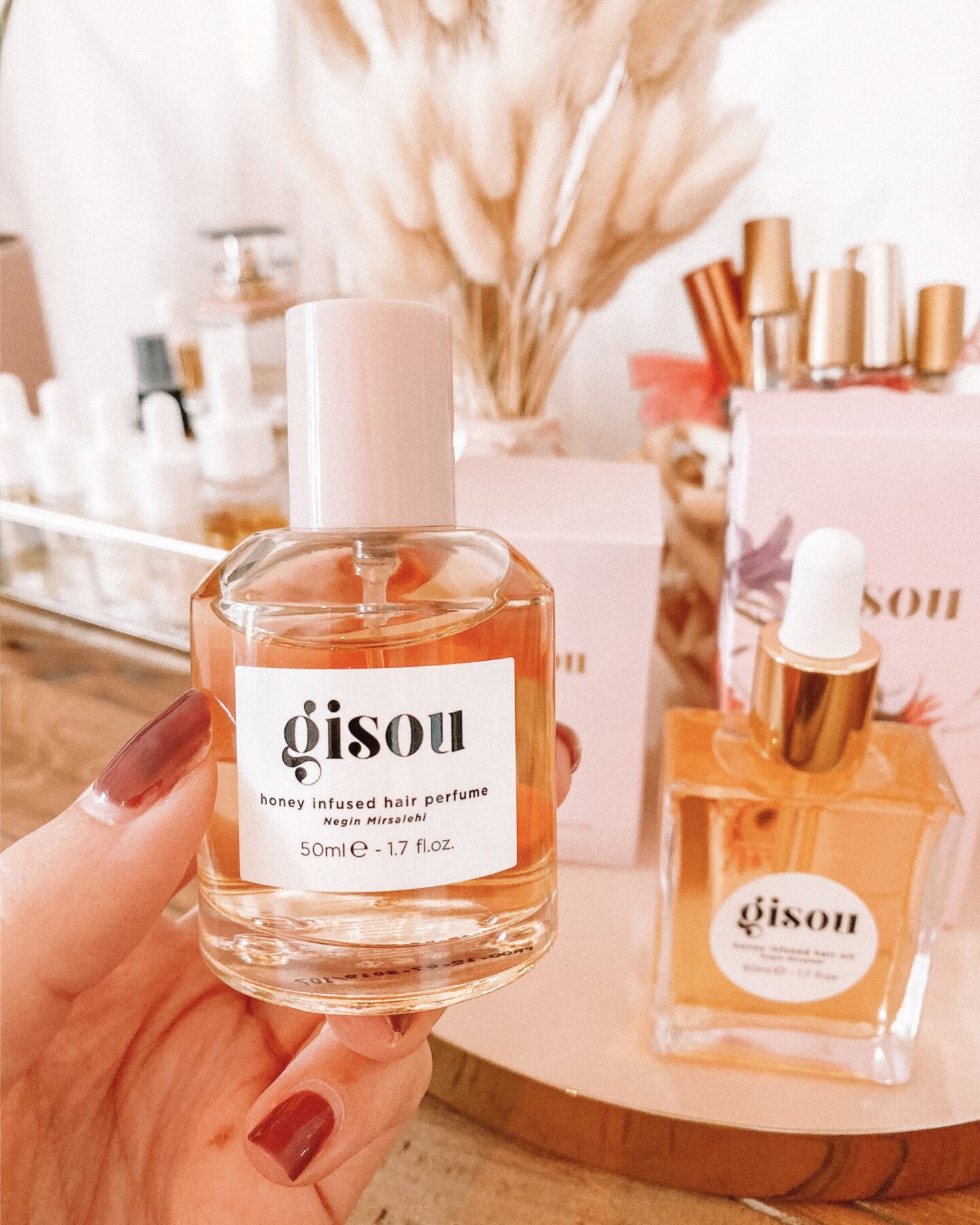 Gisou Honey Infused Hair Oil Hair Perfume Review Eline Blaise