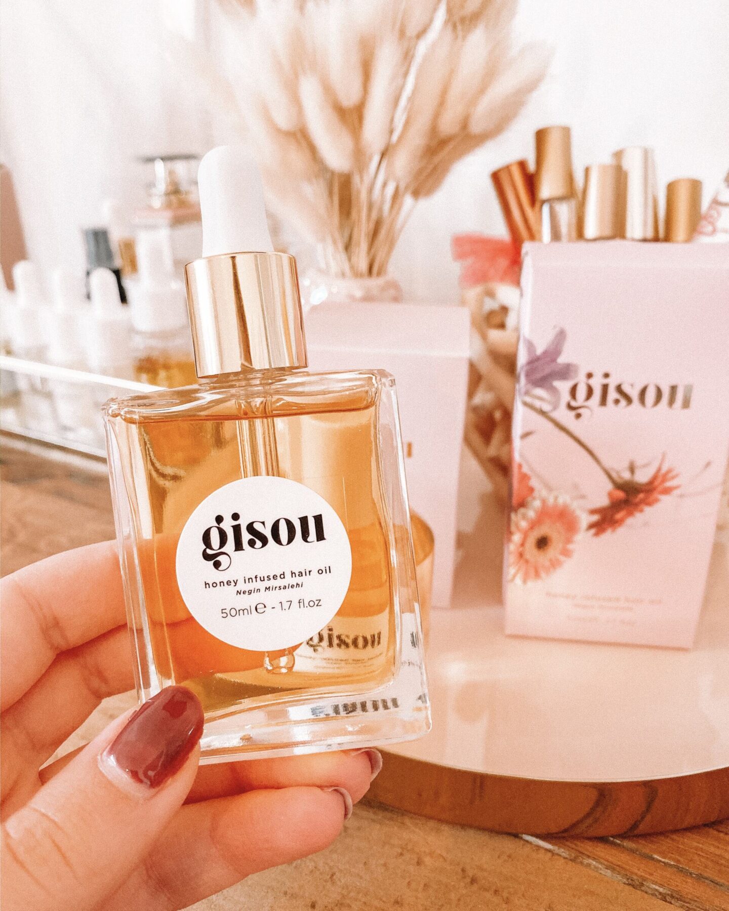 Gisou Honey Infused Hair Oil & Hair Perfume Review | Eline ...